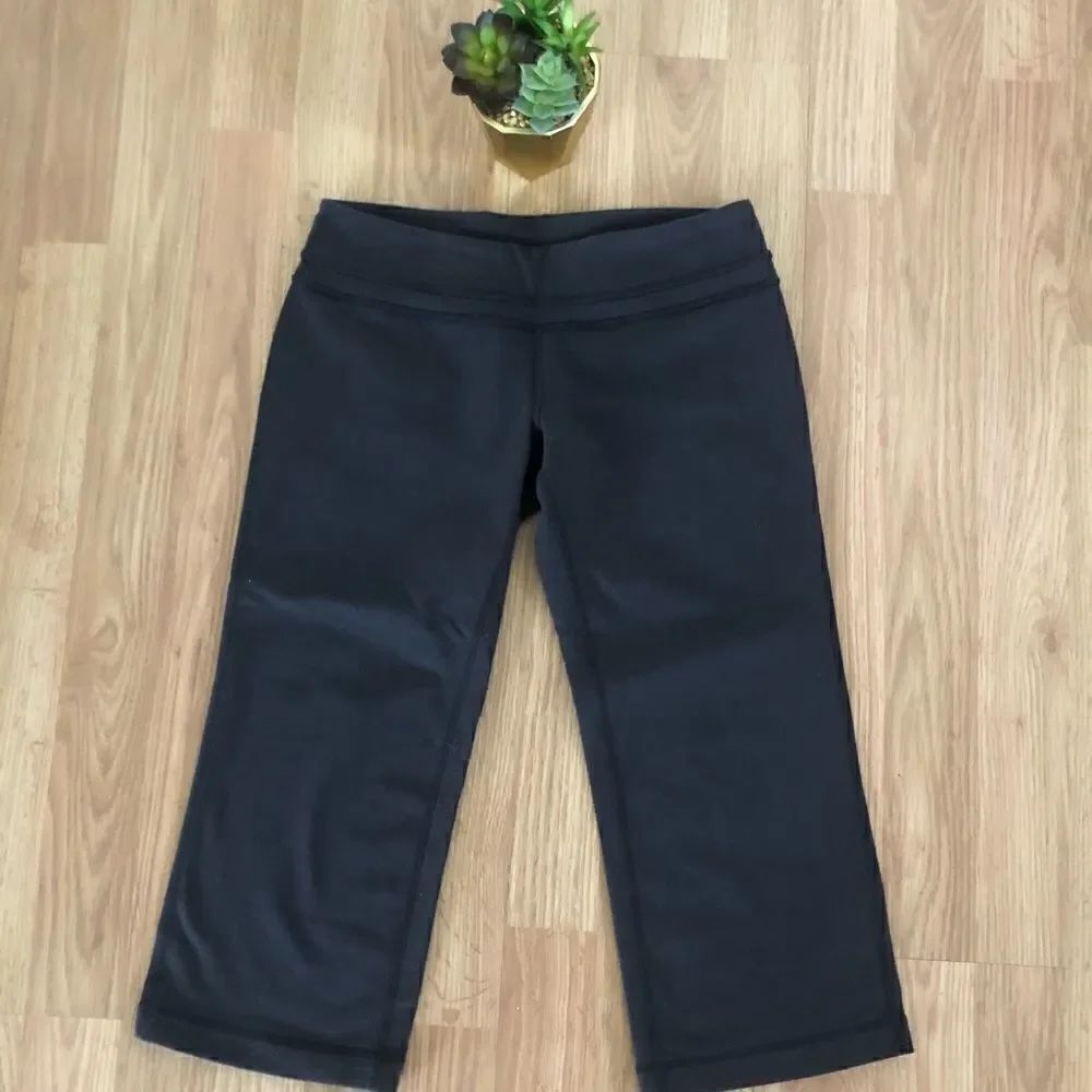 LULULEMON Plum Brown Crop Capri Leggings
